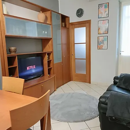 Lello's House Apartment *